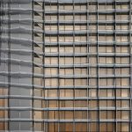Facade mesh: Equipment for protecting and decorating buildings